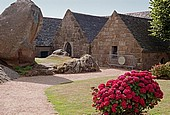 Cte de Granite Rose, Tregastel, chapelle de St Anne 